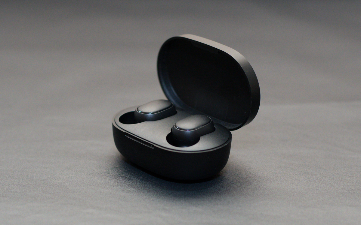 Earbuds vs. Over-Ear Headphones: Which One Is Best for You?