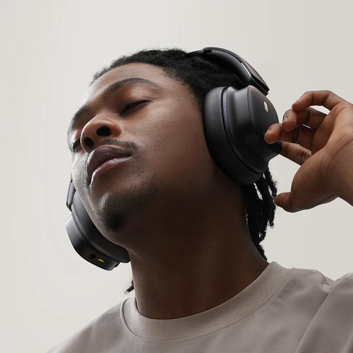 Bowie 30 Max Noise Cancelling Headphone